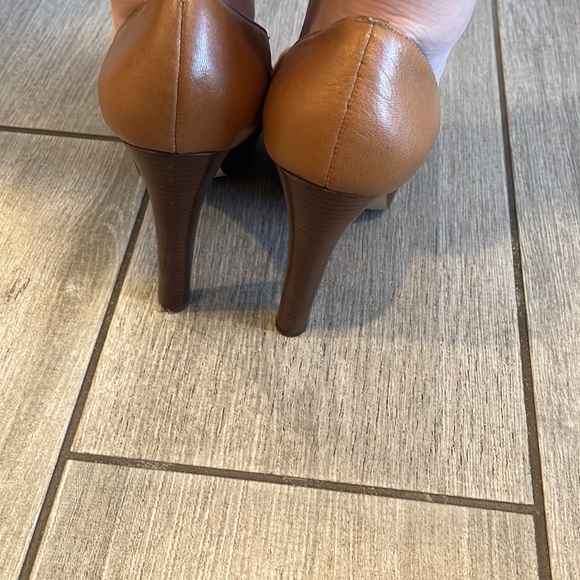 Authentic Michael Kors heels - Picture 8 of 8